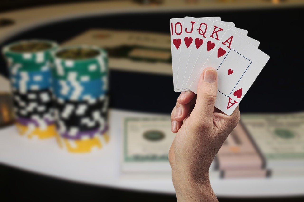 1xBat ကတ်ဂိမ်း Strategy Tips Myanmar ကစားသမားများ Poker Blackjack ကစားနည်း လေ့လာနေသောမြင်ကွင်း